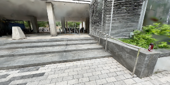 stairs_banana_v1